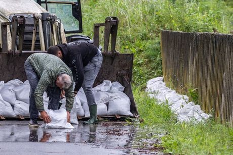 Jako nevrijeme pogodilo Istru: Ulice poplavljene, na terenu i vatrogasci