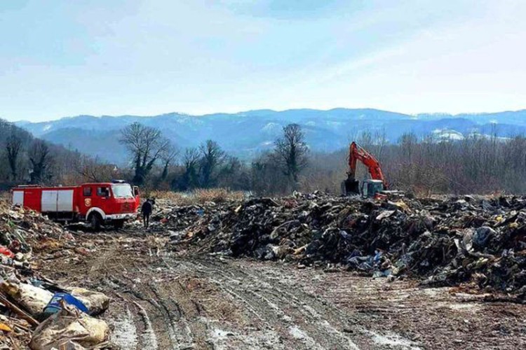 Službenici SIPA nokautirali radnika zvorničke ”Deponije”