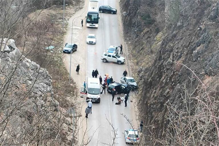 Preminula jedna osoba nakon nesreće na putu Pale-Sarajevo