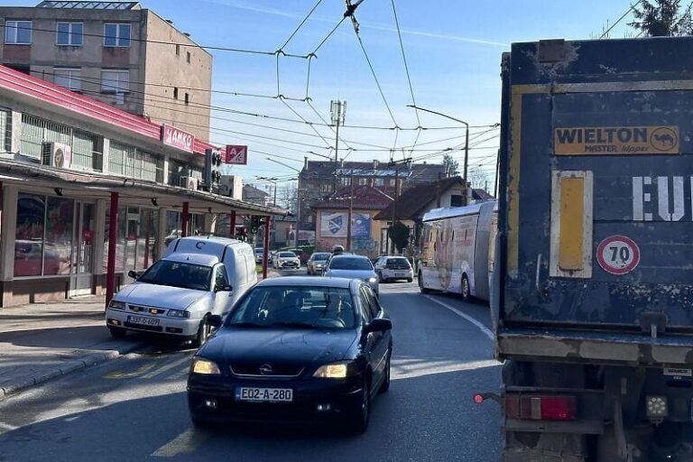 Sarajevo: U Švrakinom Selu udaren pješak, policija vrši uviđaj