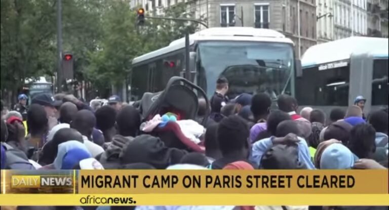 Pariz od sjaja do očaja: Migrante i beskućnike na silu potrpali u autobuse