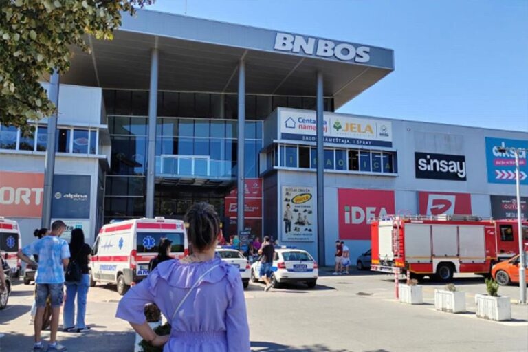 Drama u Beogradu: Pao krov u tržnom centru, ima povrijeđenih