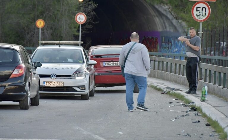 Teža saobraćajna nesreća na mostu Ciglane, više osoba povrijeđeno