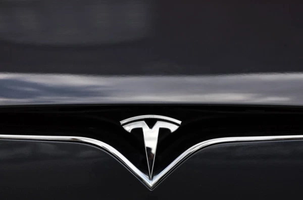 Prvi pogled: Tesla sprema autonomni taksi dvosjed, zvaće ga Cybercab