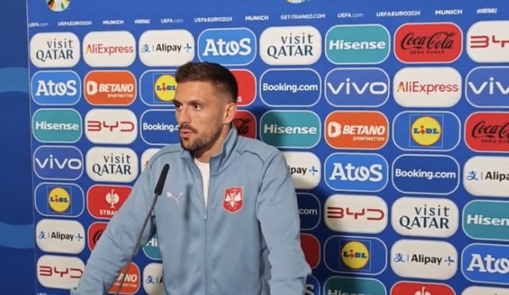 Dušan Tadić odgovorio Radetu Bogdanoviću na prozivku o penziji, uhvatio se za oči: „Kako je ovo teško“