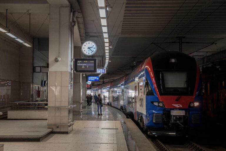 Sudar vozova u tunelu kod Vukovog spomenika: Poznato stanje i broj putnika; Vatrogasci na licu mjesta