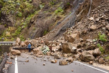 Nevrijeme izazvalo odron u Sloveniji: Zatrpano nekoliko kuća, ljudi hitno evakuisani