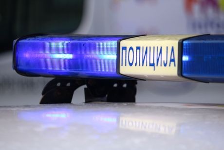 Okončana drama kod Trgovišta! Muškarac satima pretio da će da skoči sa krova kuće, sišao uz pomoć policije