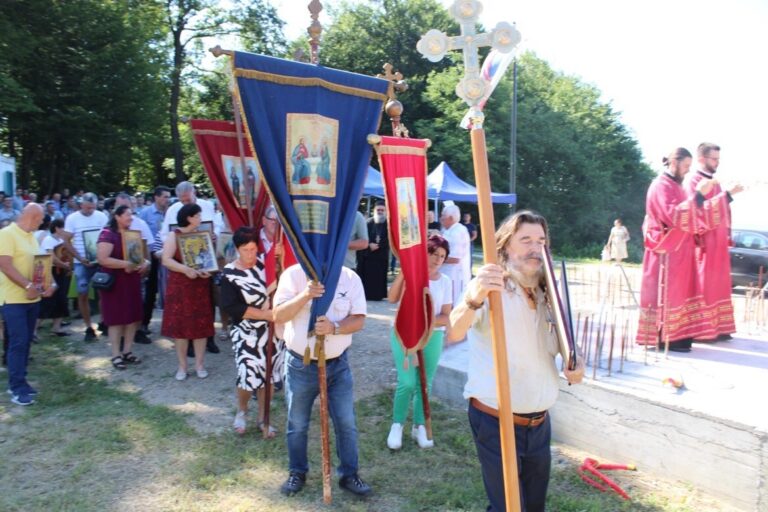 Osvećenje temelja hrama u Milinom Selu na Žutavci