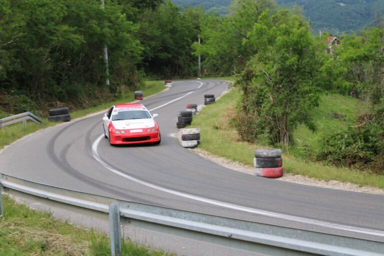 U Tobutu održana 11. brdska auto trka i 2. slalom auto trka