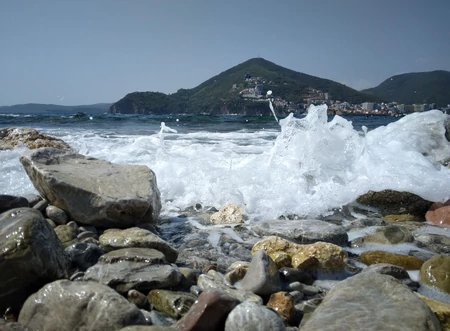 Troje ljudi se utopilo na grčkim plažama za jedan dan