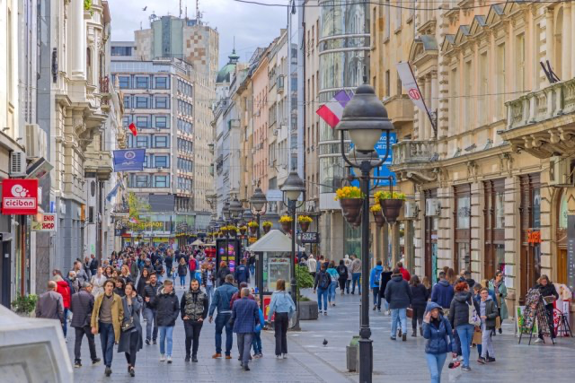 Snimak iz Srbije postao viralan na mrežama: „Seljačine u Beogradu šetaju po Knez Mihailovoj“