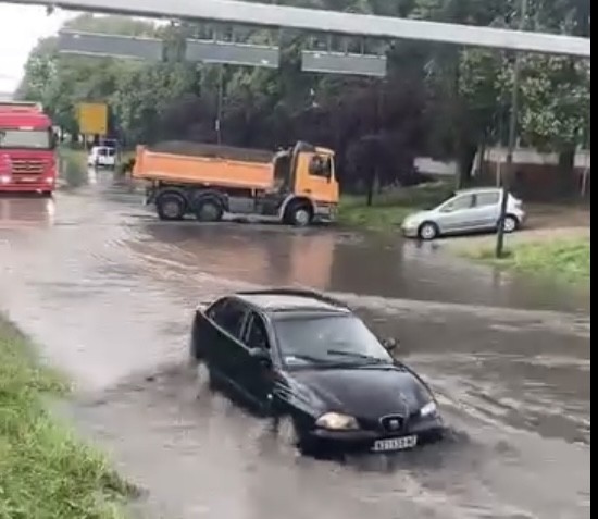 Potpuni kolaps u Novom Sadu: Na ulicama potop FOTO