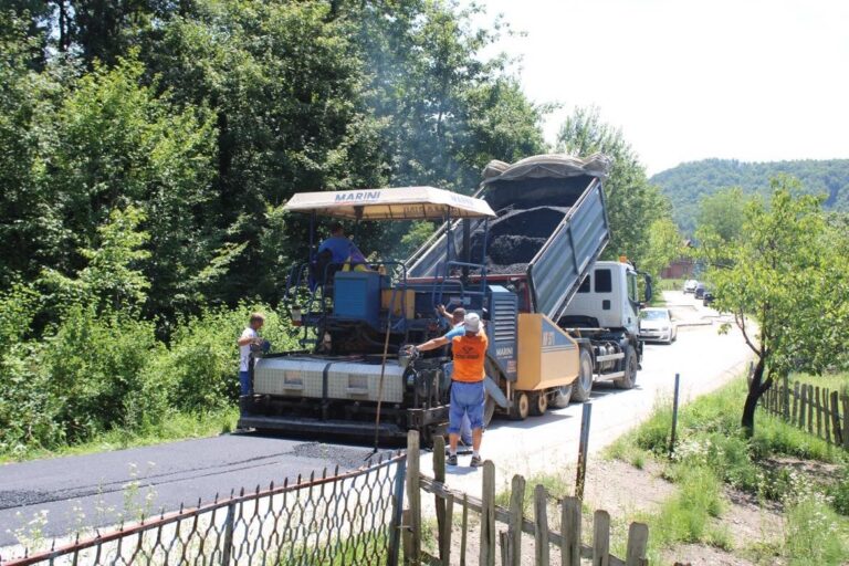 U toku je rekonstrukcija puta kroz Brusnicu FOTO