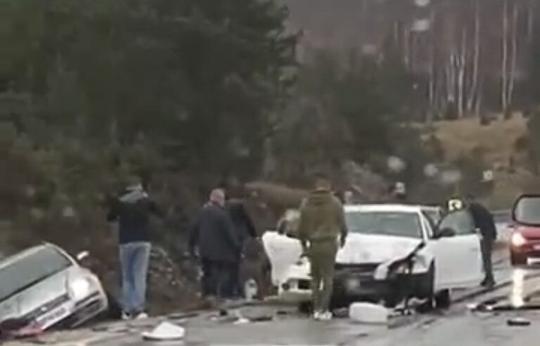 Teška saobraćajna nesreća kod Rogatice: Dijete podleglo u bolnici, povrijeđeno 7 osoba