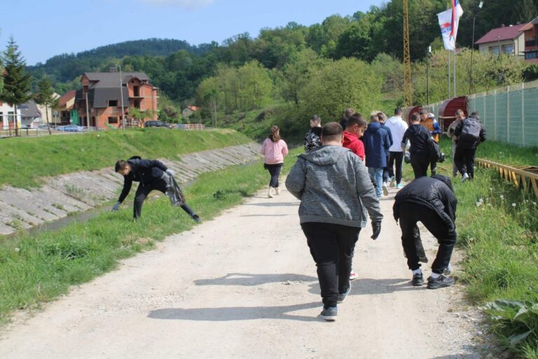 Lopare: Akcija „April mjesec čistoće 2024“ FOTO