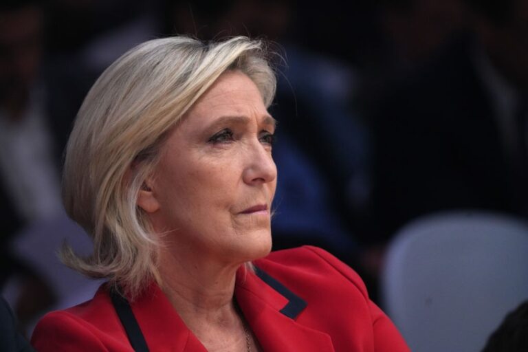 Le Pen je pobjednik ali u drugom krugu će biti teže: Makron pozvao kandidate na jedinstvo