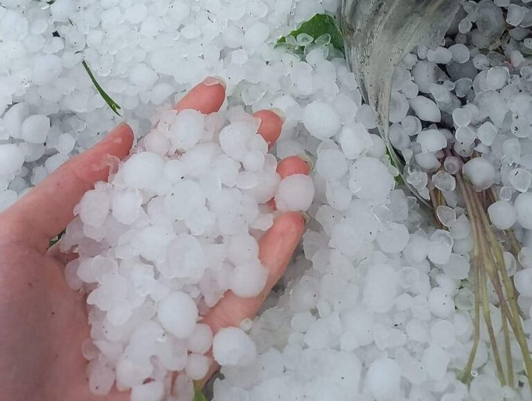 Snažno nevrijeme pogodilo dijelove BiH: Grad veličine klikera, usijevi uništeni za nekoliko minuta FOTO