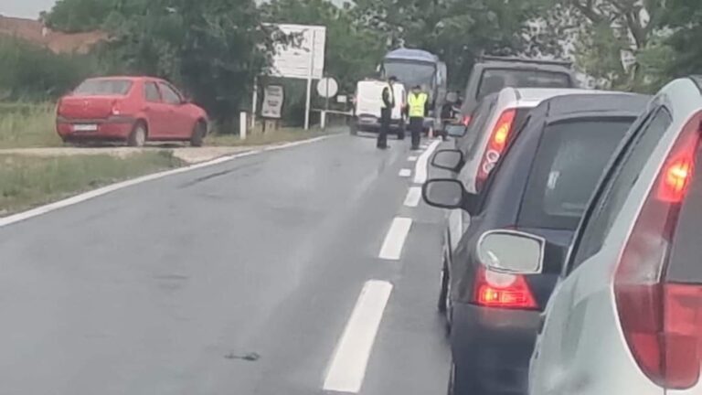 Teška nesreća kod Gradačca: Poginuo pješak, udario ga autobus