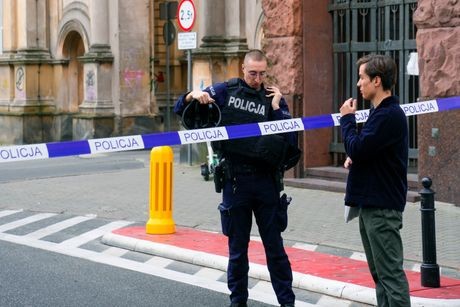 Horor u Poljskoj: Automobilom uleteo među ljude, najmanje 17 povređenih