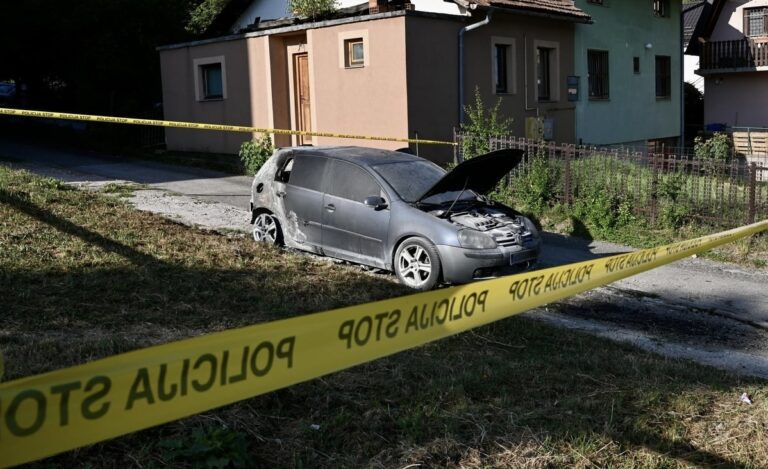 Sarajevo: U Švrakinom Selu u toku noći izgorio automobil