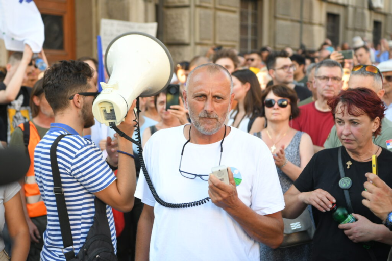 Nova okupljanja i protesti; Kokanović: Uhapšeni Branko Ivković i Dragan Simović