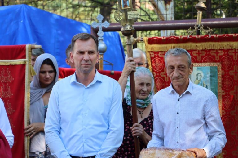 Obilježena slava hrama u Mezgraji kod Ugljevika: Sljedeće godine kumstvo preuzeo mještanin Dragan Gajić