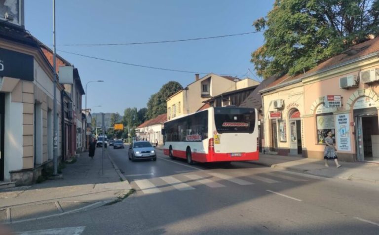 Polupana stakla na autobusu navijača Ferencvaroša