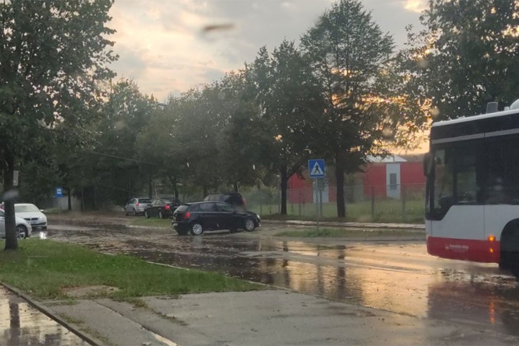 Jako nevrijeme pogodilo Banjaluku FOTO