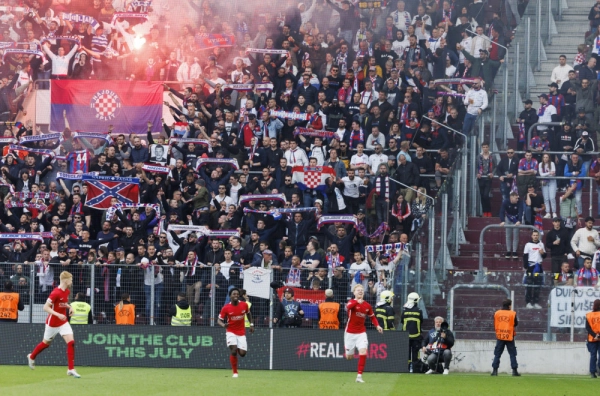 Haos u Splitu: Tuča navijača Hajduka i Osijeka