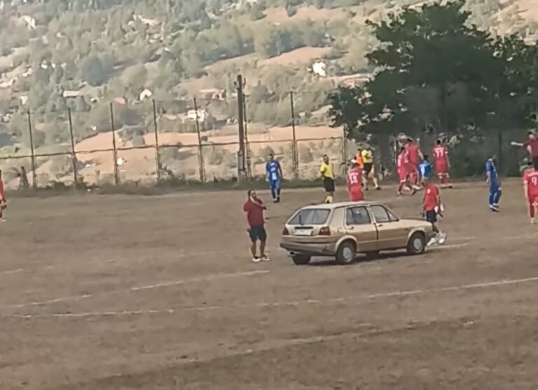 Upao sa Golfom na teren: „Cirkus“ na utakmici Stakorine i Zvijezde 09 u Čajniču