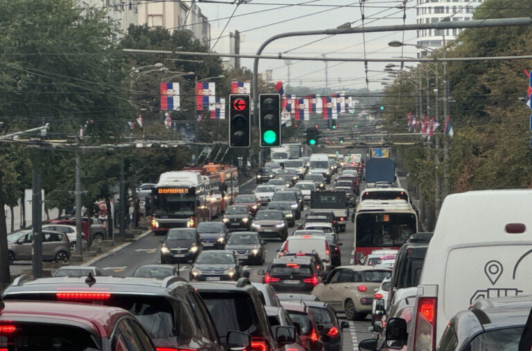 Totalni zastoj u Beogradu: Automobili se ne miču; Evo gde je najgore FOTO