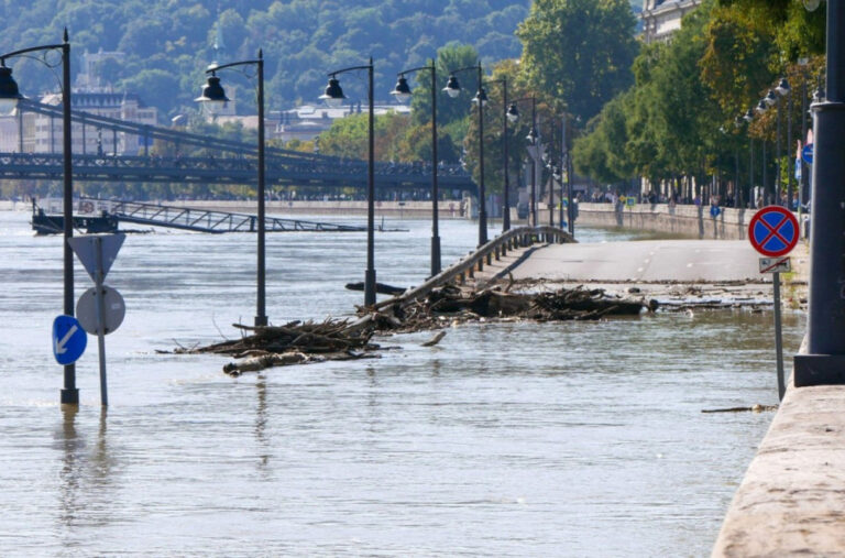 Dunav dostigao vrhunac: Upozorenja i dalje na snazi