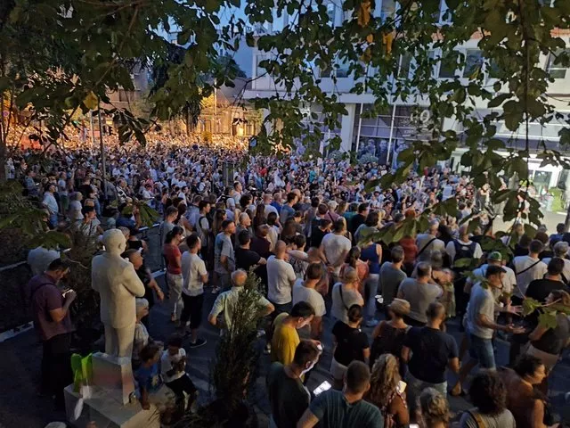 Brnabić protest građana ispred zgrade RTS-a nazvala licemjernim