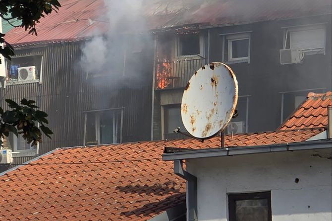 Muke stanara zgrade u Vlašićkoj, koja je planula prije 20 dana: Sami se snalaze za smještaj, sve im je uništeno