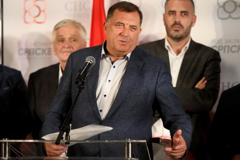 Dodik: Kako se Šmit može pojaviti na sudu u Strazburu a ne može u Sarajevu?