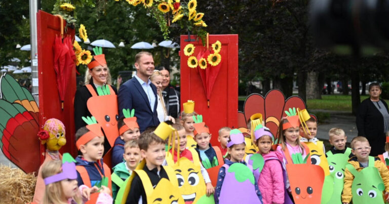 Jesenji festival cvijeća, plodova i meda: Bajkoviti prizor u centru Banjaluke