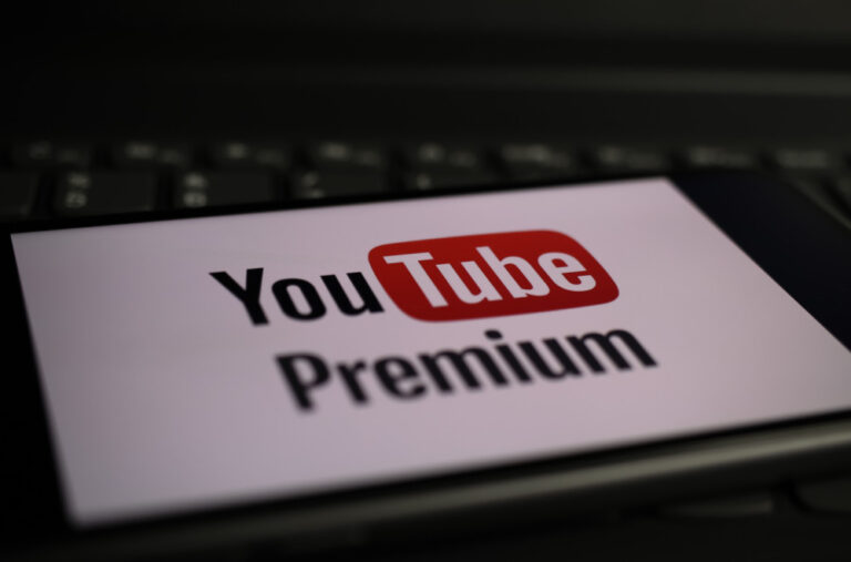 Plaćaju YouTube Premium, a dobili reklame FOTO