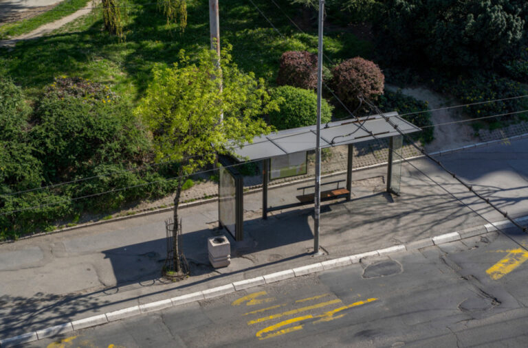 Djevojka se popela na autobusko stajalište:“Nema nade“