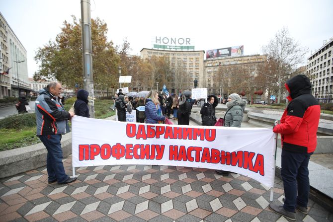 Više od 10.000 nastavnika u Srbiji i dalje djeli petice šakom i kapom? Oglasio se sindikat u štrajku