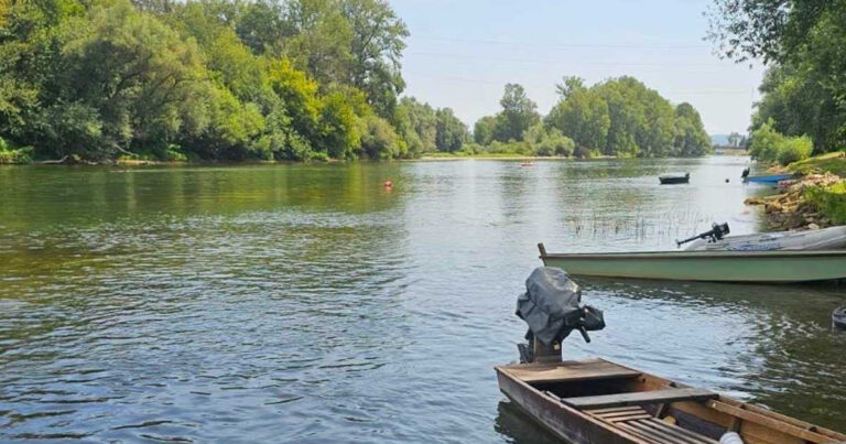 Prevrnuo se čamac na Uni u Kozarskoj Dubici, dvoje nestalo