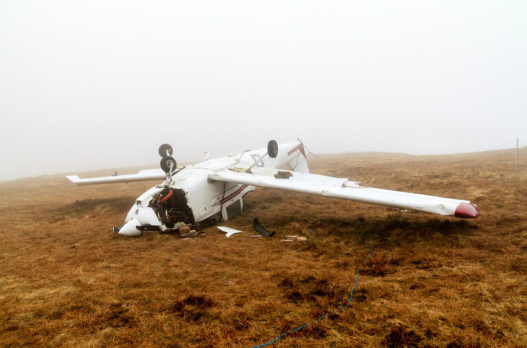 Srušio se avion Civilne vazdušne patrole: Dvoje mrtvih; Naređena hitna intervencija