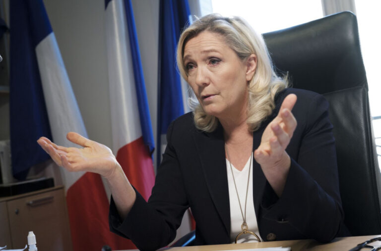 Oglasila se Marin Le Pen: „Barnije nije slušao opoziciju…“