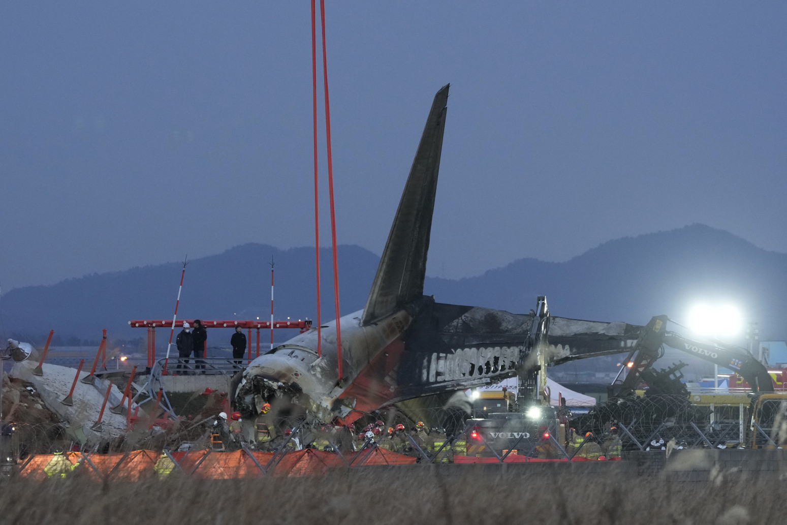 Velika tragedija: Trogodišnji dečak najmlađa žrtva avionske nesreće, stradalo petoro dece FOTO/VIDEO