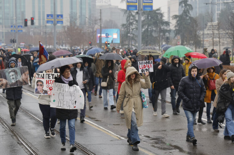 Automobilom udarila studentkinju na protestu; MUP: Uhapšena žena koja je upravljala vozilom