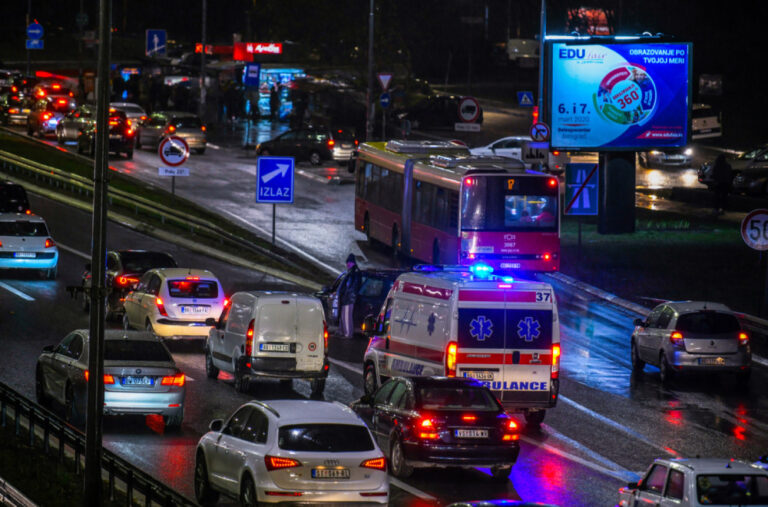 Saobraćajna nesreća na Vračaru: Lakše povrijeđen muškrac