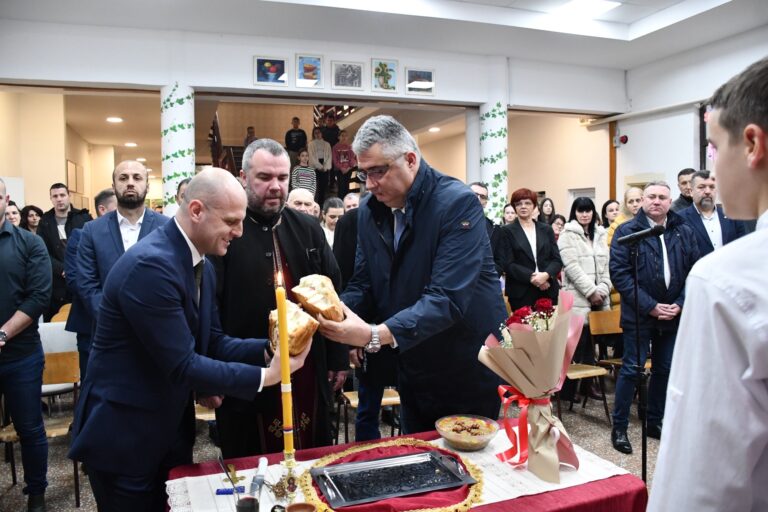 OŠ „Petar Petrović Njegoš“ u Velikoj Obarskoj obilježila školsku slavu Savindan FOTO