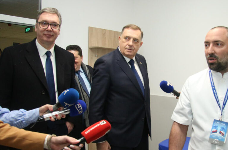 Vučić i Dodik na otvaranju novog objekta Klinike za ortopediju u Slatini FOTO/VIDEO