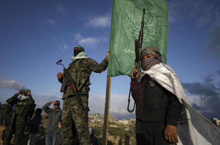 Brutalno, okrutno… Hamas primorao taoce da gledaju kako druge puštaju na slobodu VIDEO