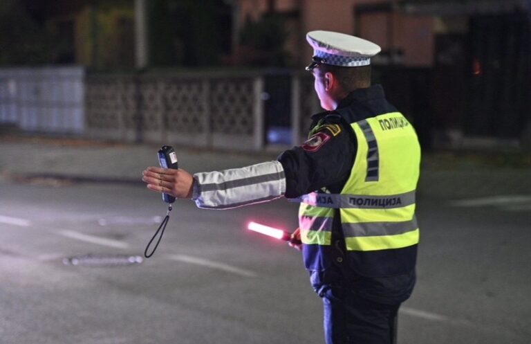 Tragedija u Ravnom Polju: U saobraćajnoj nesreći sinoć smrtno stradao vozač traktora